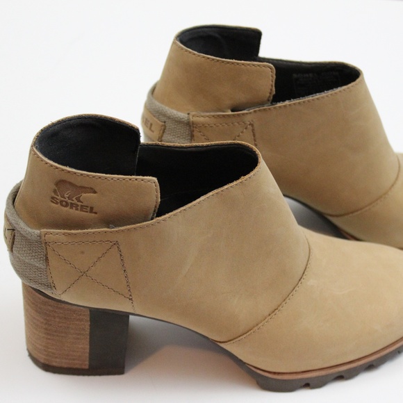 sorel addington strap bootie